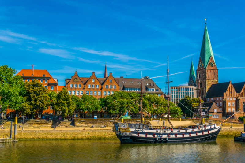 Weser Nehri ve Schlachte Promenade